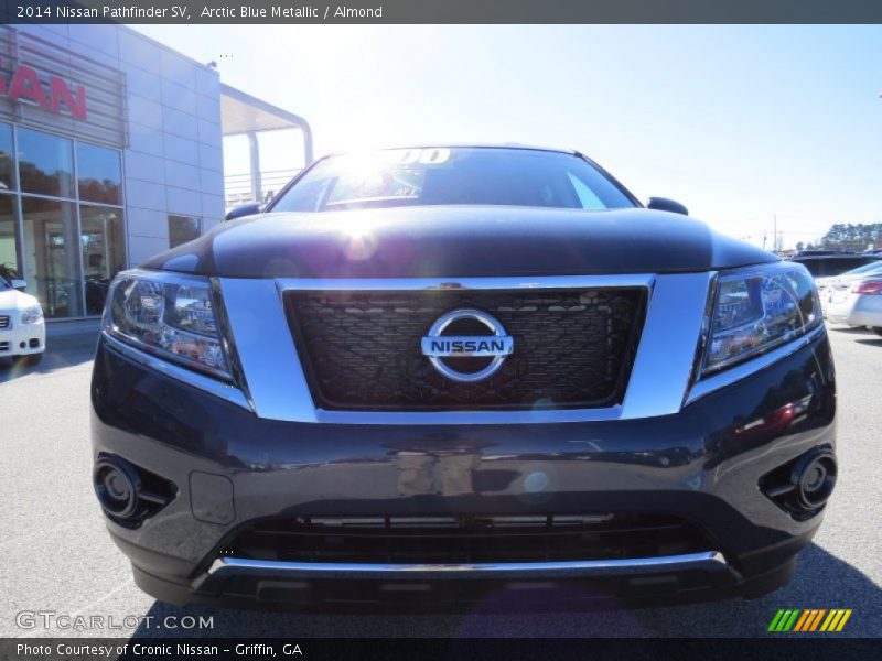 Arctic Blue Metallic / Almond 2014 Nissan Pathfinder SV