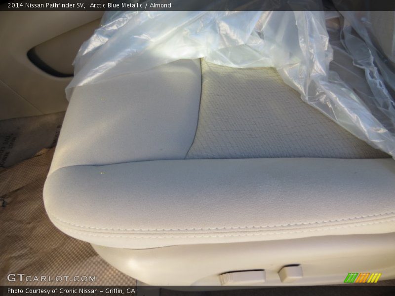 Arctic Blue Metallic / Almond 2014 Nissan Pathfinder SV