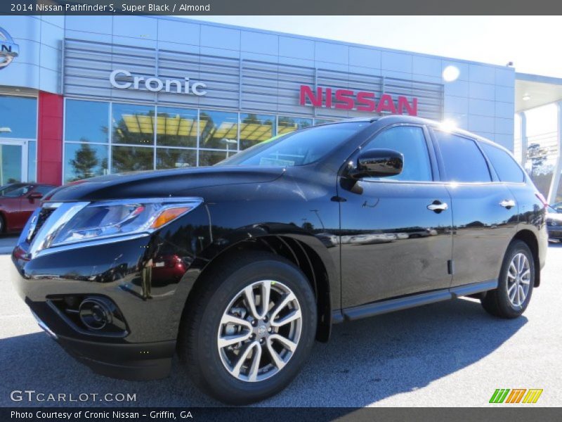 Super Black / Almond 2014 Nissan Pathfinder S