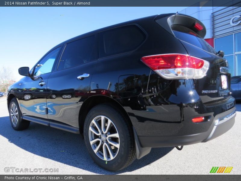 Super Black / Almond 2014 Nissan Pathfinder S