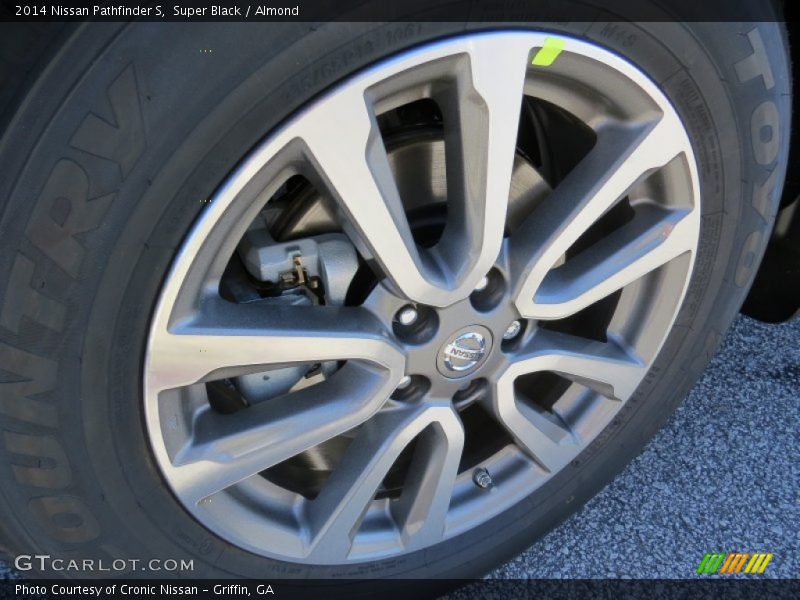 Super Black / Almond 2014 Nissan Pathfinder S