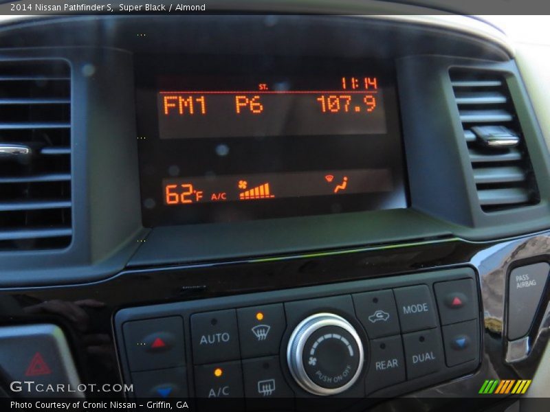 Super Black / Almond 2014 Nissan Pathfinder S
