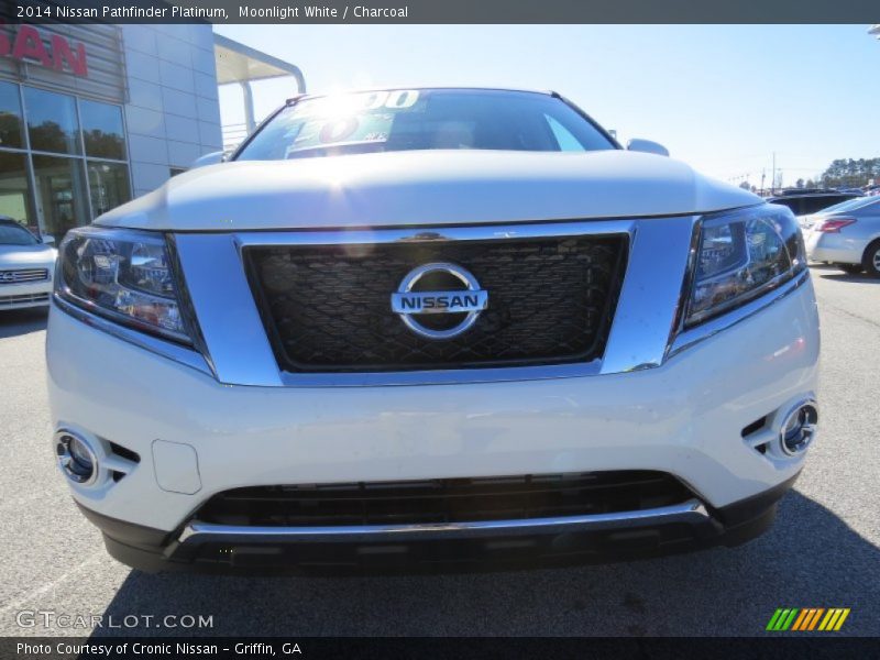 Moonlight White / Charcoal 2014 Nissan Pathfinder Platinum