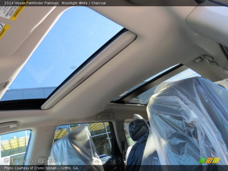 Moonlight White / Charcoal 2014 Nissan Pathfinder Platinum