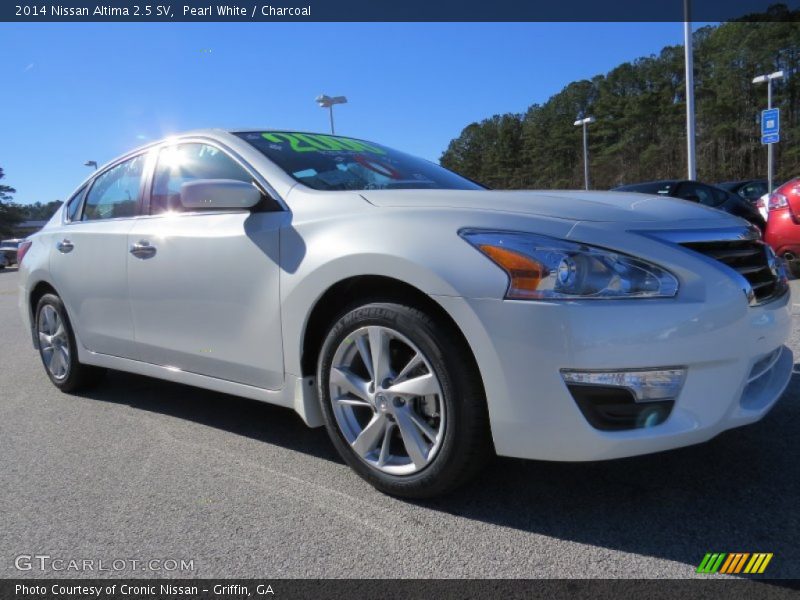 Pearl White / Charcoal 2014 Nissan Altima 2.5 SV