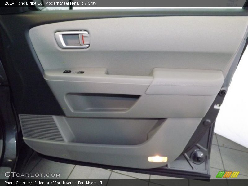 Modern Steel Metallic / Gray 2014 Honda Pilot LX