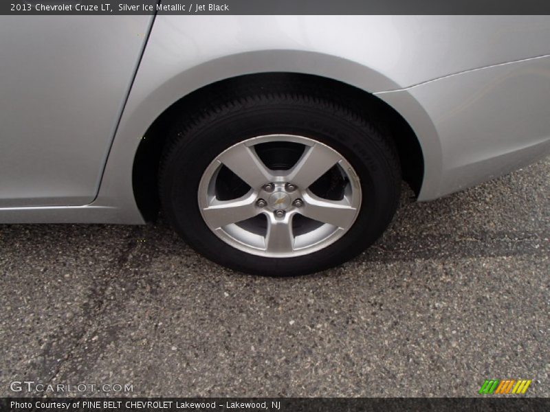 Silver Ice Metallic / Jet Black 2013 Chevrolet Cruze LT