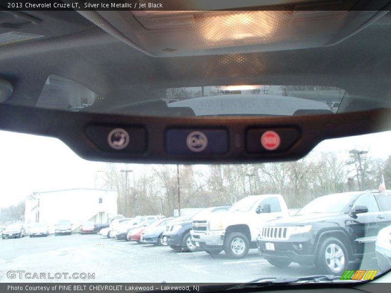 Silver Ice Metallic / Jet Black 2013 Chevrolet Cruze LT