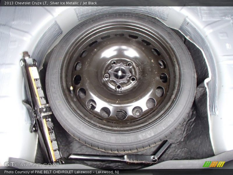Silver Ice Metallic / Jet Black 2013 Chevrolet Cruze LT