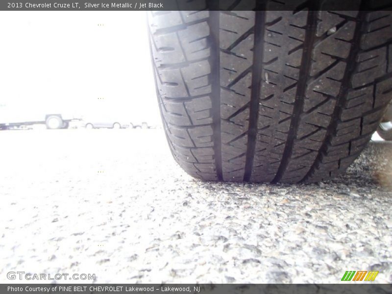 Silver Ice Metallic / Jet Black 2013 Chevrolet Cruze LT