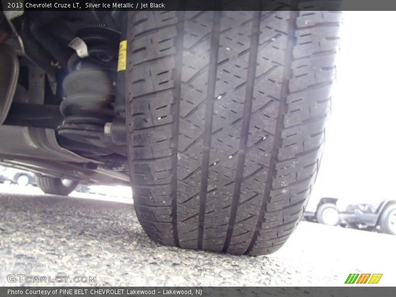 Silver Ice Metallic / Jet Black 2013 Chevrolet Cruze LT