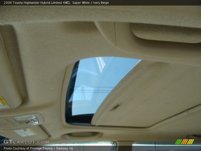 Super White / Ivory Beige 2006 Toyota Highlander Hybrid Limited 4WD
