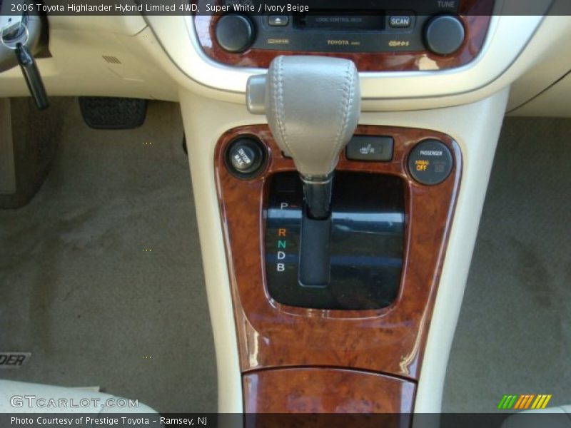 Super White / Ivory Beige 2006 Toyota Highlander Hybrid Limited 4WD