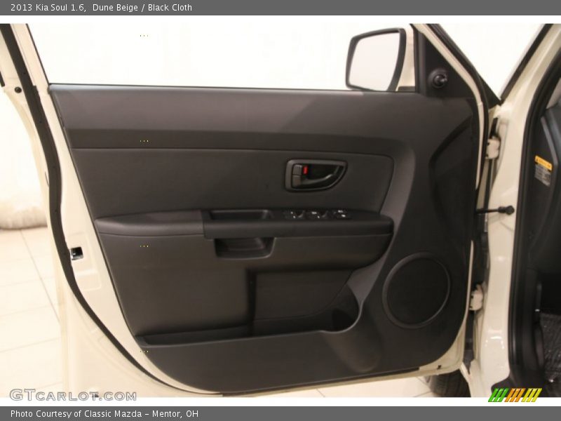 Dune Beige / Black Cloth 2013 Kia Soul 1.6