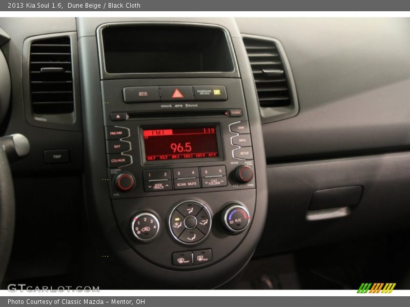 Dune Beige / Black Cloth 2013 Kia Soul 1.6