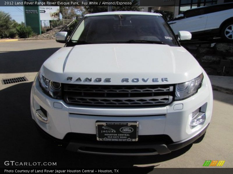 Fuji White / Almond/Espresso 2012 Land Rover Range Rover Evoque Pure