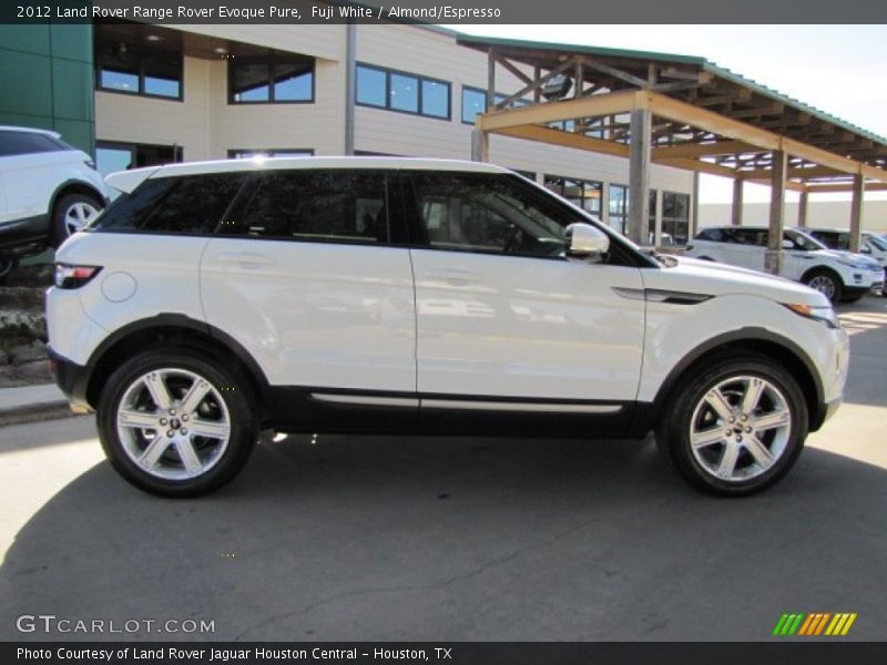 Fuji White / Almond/Espresso 2012 Land Rover Range Rover Evoque Pure