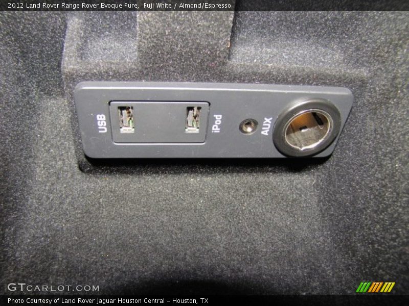 Fuji White / Almond/Espresso 2012 Land Rover Range Rover Evoque Pure