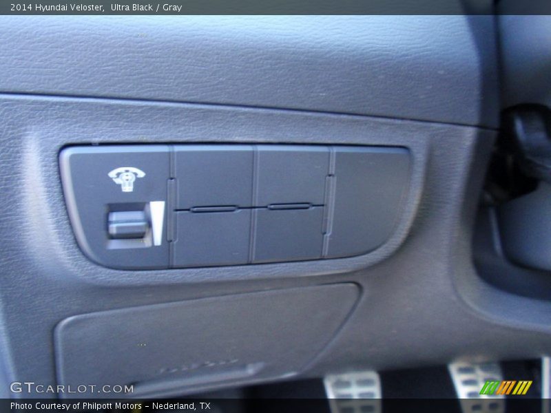 Ultra Black / Gray 2014 Hyundai Veloster