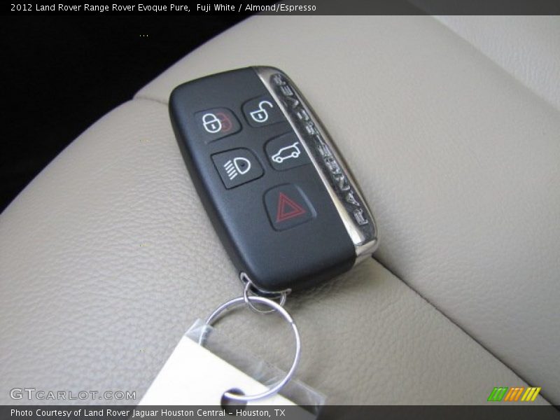 Fuji White / Almond/Espresso 2012 Land Rover Range Rover Evoque Pure