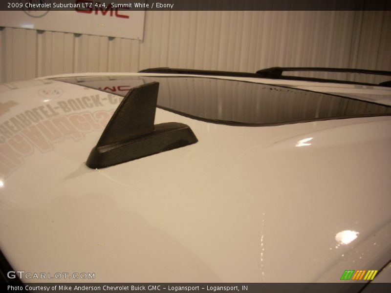 Summit White / Ebony 2009 Chevrolet Suburban LTZ 4x4