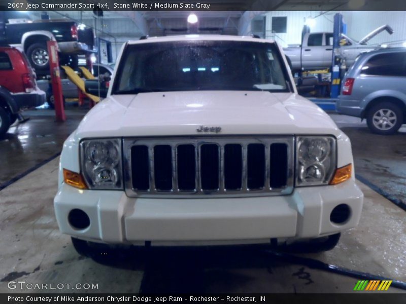 Stone White / Medium Slate Gray 2007 Jeep Commander Sport 4x4