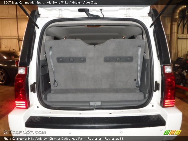 Stone White / Medium Slate Gray 2007 Jeep Commander Sport 4x4