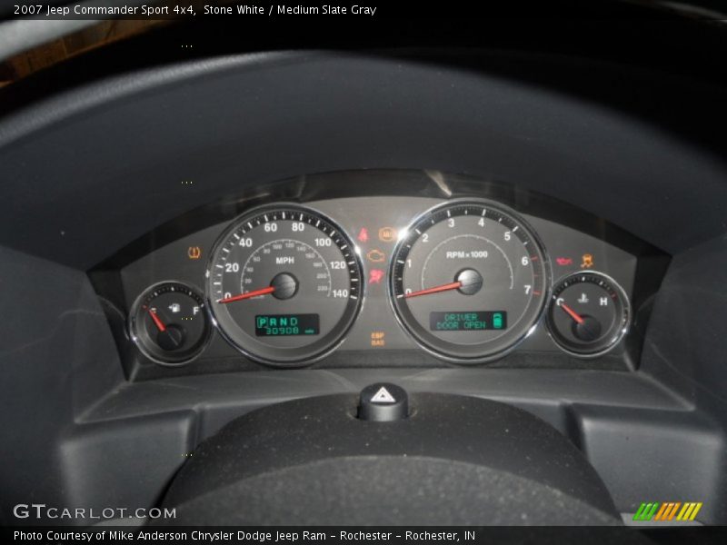 Stone White / Medium Slate Gray 2007 Jeep Commander Sport 4x4