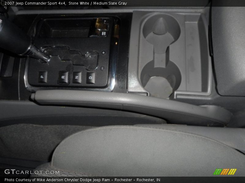 Stone White / Medium Slate Gray 2007 Jeep Commander Sport 4x4