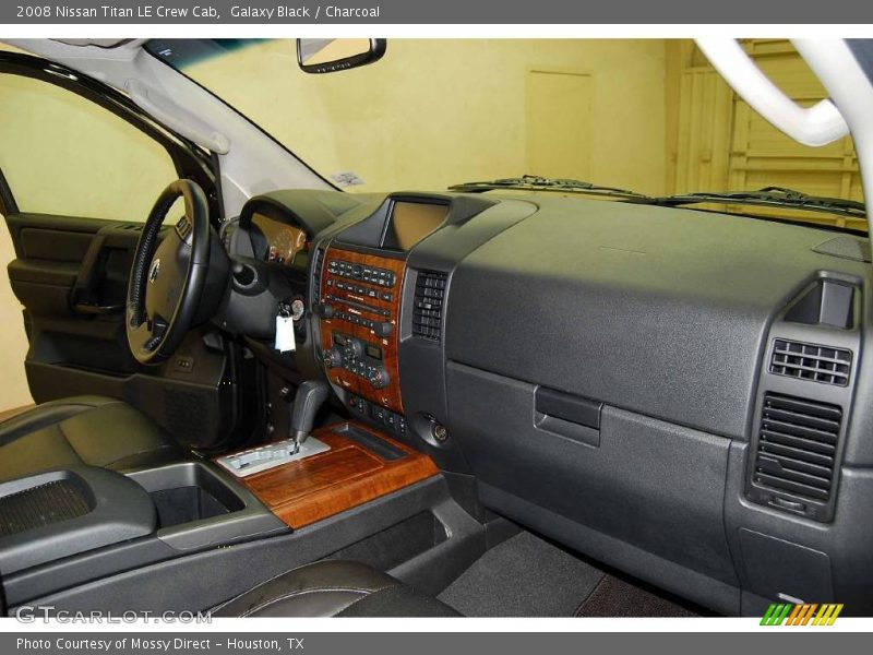 Galaxy Black / Charcoal 2008 Nissan Titan LE Crew Cab
