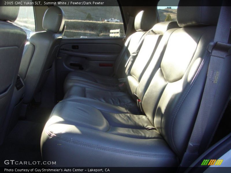 Summit White / Pewter/Dark Pewter 2005 GMC Yukon SLT