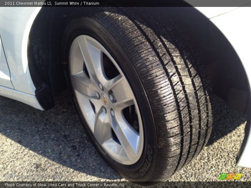 Summit White / Titanium 2011 Chevrolet Malibu LS