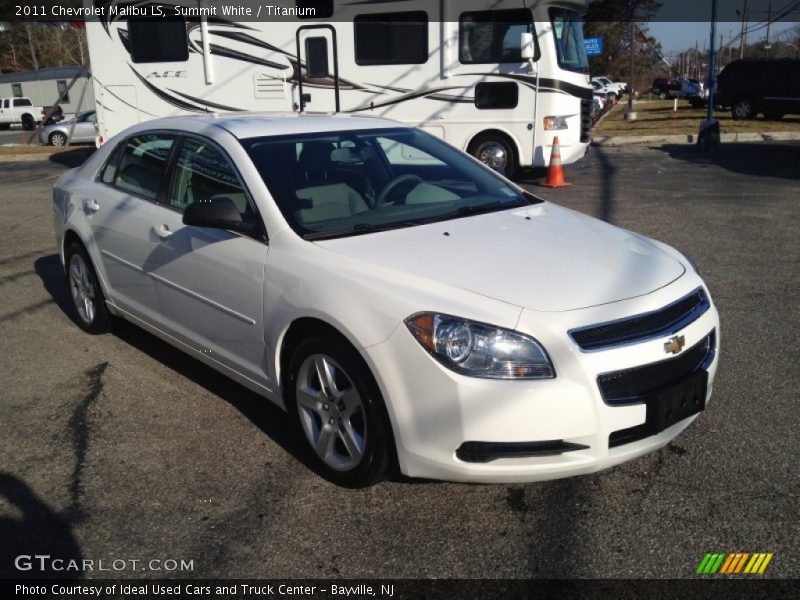 Front 3/4 View of 2011 Malibu LS