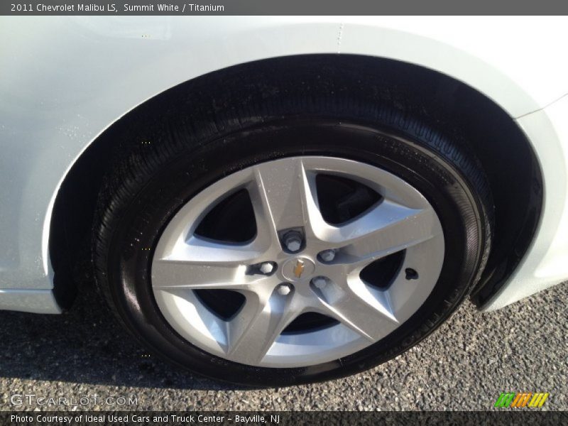 Summit White / Titanium 2011 Chevrolet Malibu LS