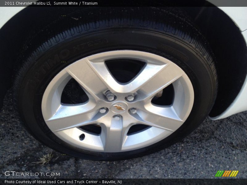 Summit White / Titanium 2011 Chevrolet Malibu LS