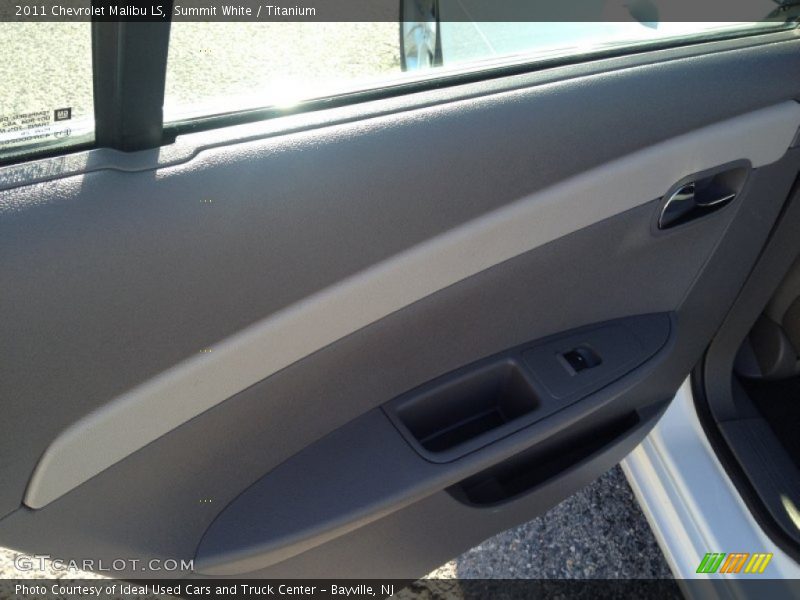 Summit White / Titanium 2011 Chevrolet Malibu LS