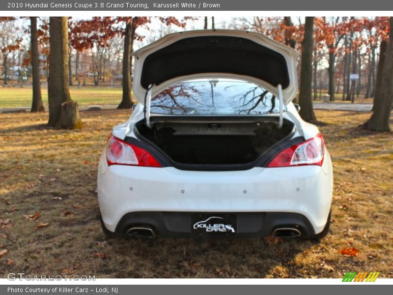 Karussell White / Brown 2010 Hyundai Genesis Coupe 3.8 Grand Touring