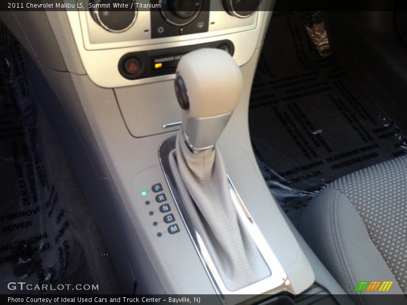 Summit White / Titanium 2011 Chevrolet Malibu LS