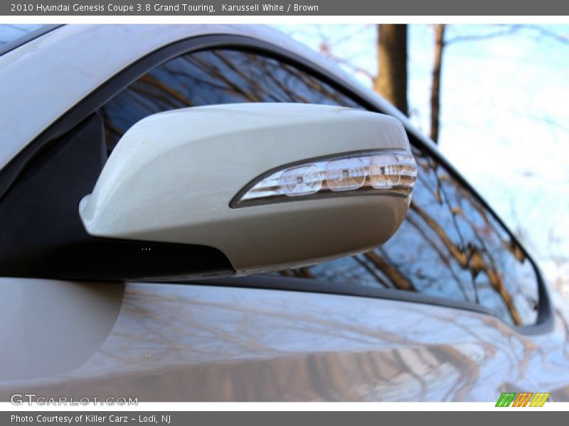 Karussell White / Brown 2010 Hyundai Genesis Coupe 3.8 Grand Touring