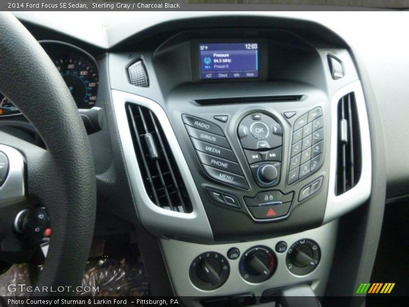 Sterling Gray / Charcoal Black 2014 Ford Focus SE Sedan