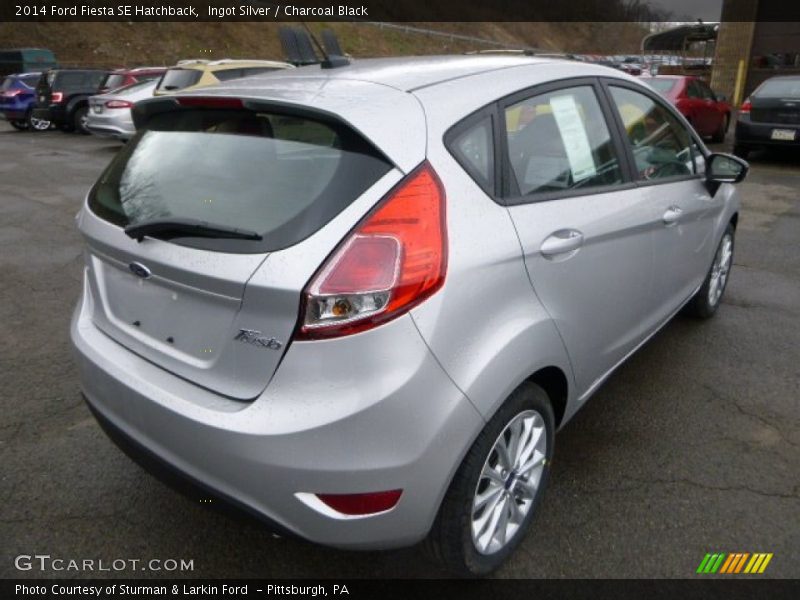Ingot Silver / Charcoal Black 2014 Ford Fiesta SE Hatchback