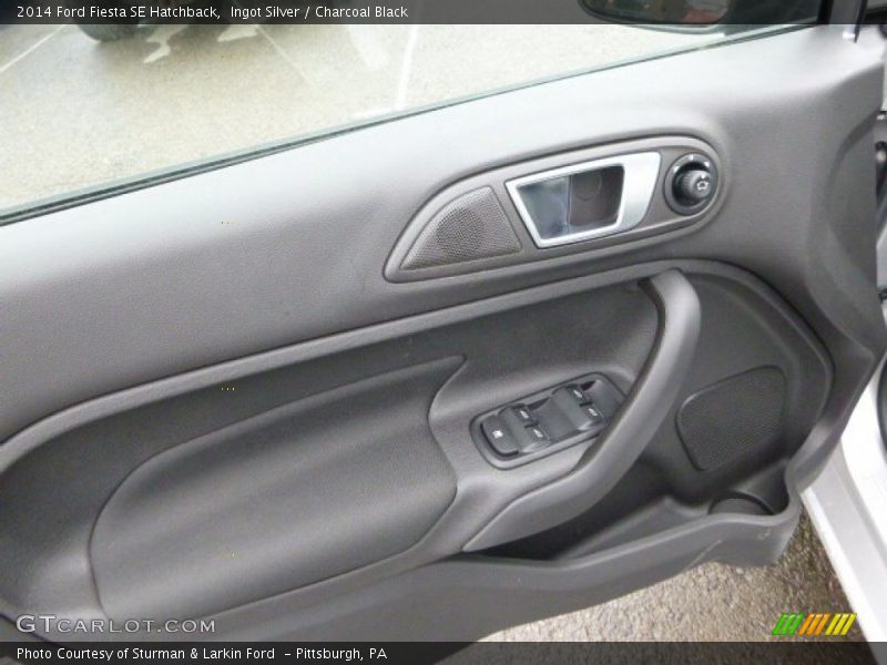 Ingot Silver / Charcoal Black 2014 Ford Fiesta SE Hatchback