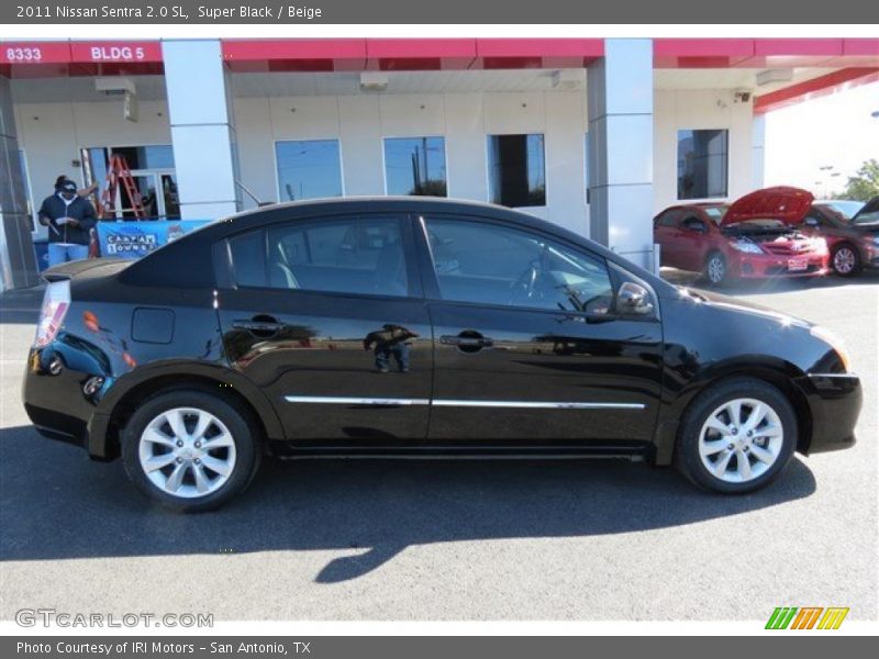 Super Black / Beige 2011 Nissan Sentra 2.0 SL