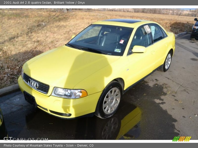 Front 3/4 View of 2001 A4 2.8 quattro Sedan