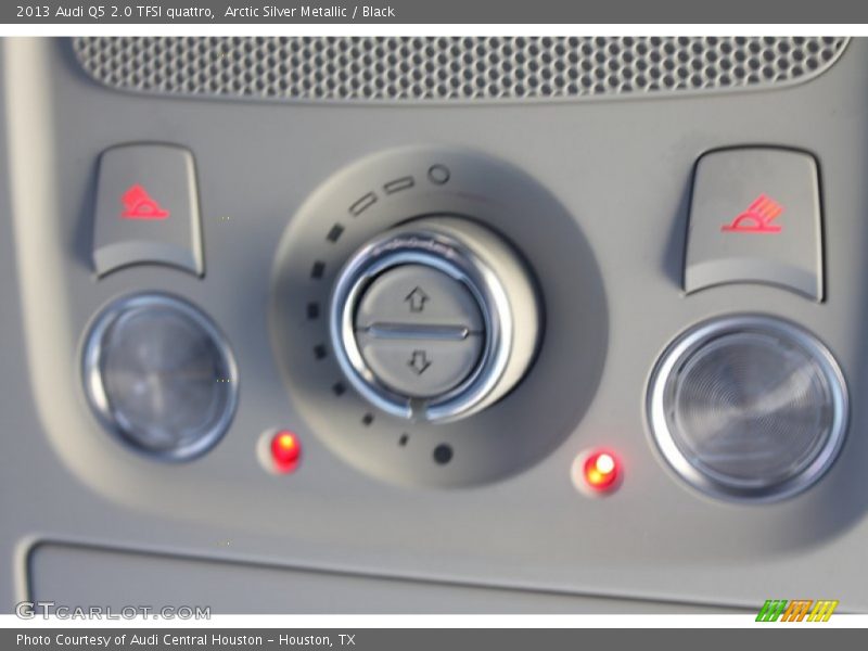 Arctic Silver Metallic / Black 2013 Audi Q5 2.0 TFSI quattro