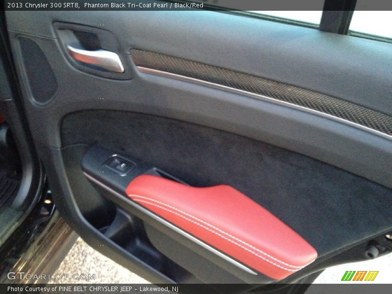 Phantom Black Tri-Coat Pearl / Black/Red 2013 Chrysler 300 SRT8