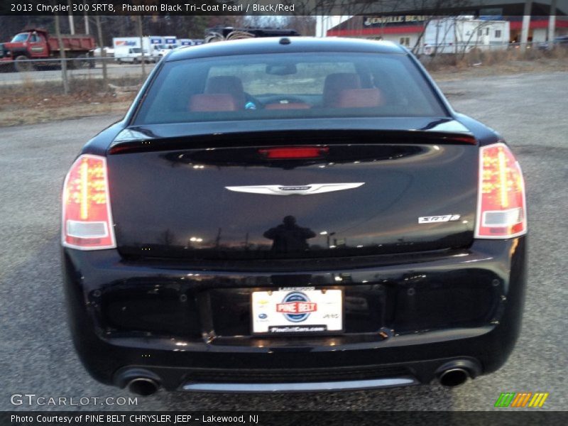 Phantom Black Tri-Coat Pearl / Black/Red 2013 Chrysler 300 SRT8
