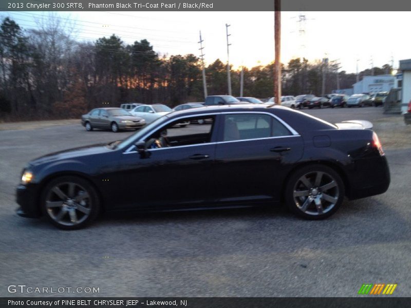 Phantom Black Tri-Coat Pearl / Black/Red 2013 Chrysler 300 SRT8