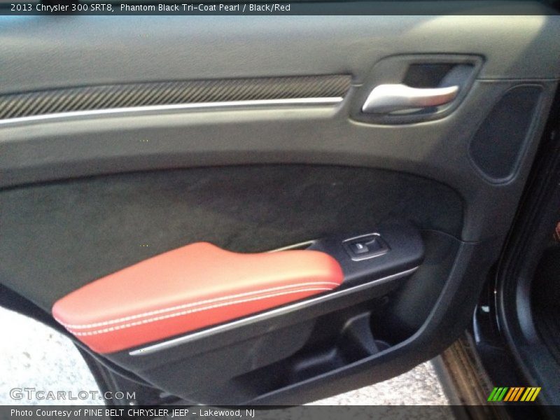Phantom Black Tri-Coat Pearl / Black/Red 2013 Chrysler 300 SRT8