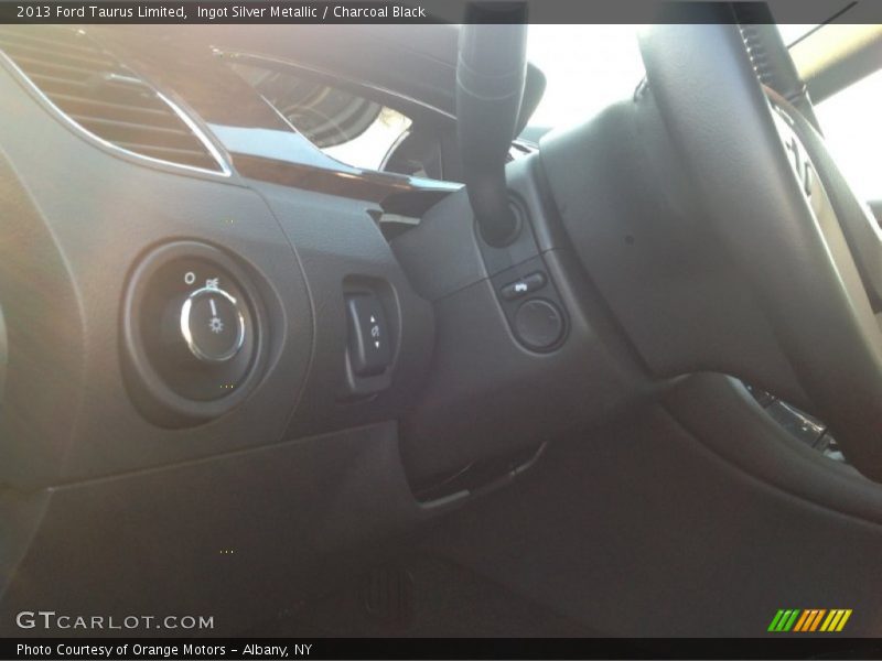 Ingot Silver Metallic / Charcoal Black 2013 Ford Taurus Limited